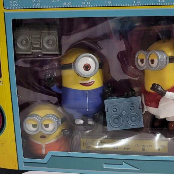 Minions Boombox Set Figures Josh Kevin Bob Stuart - Picture 2 of 12